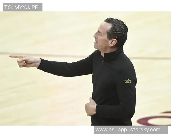 阿特金森强调后卫需多传球给内线莫布里出手次数仅为9次